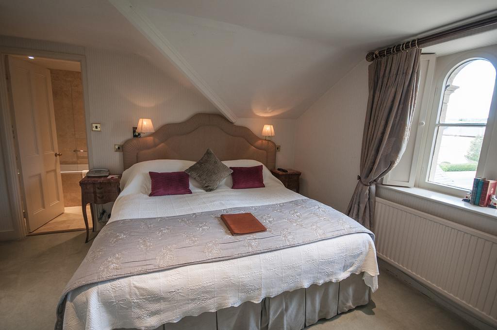 Apsley House Bed & Breakfast บาธ ภายนอก รูปภาพ