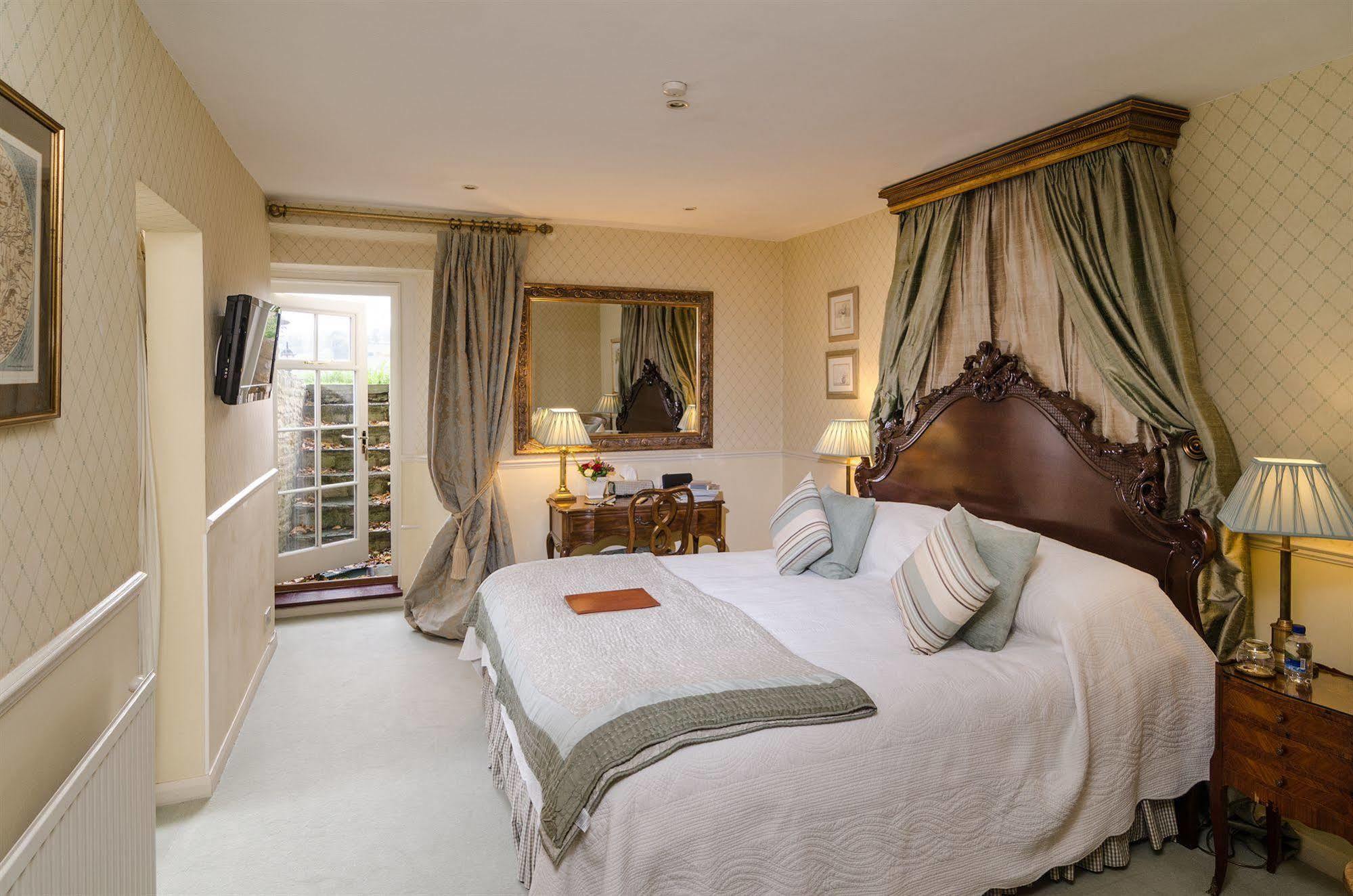 Apsley House Bed & Breakfast บาธ ภายนอก รูปภาพ