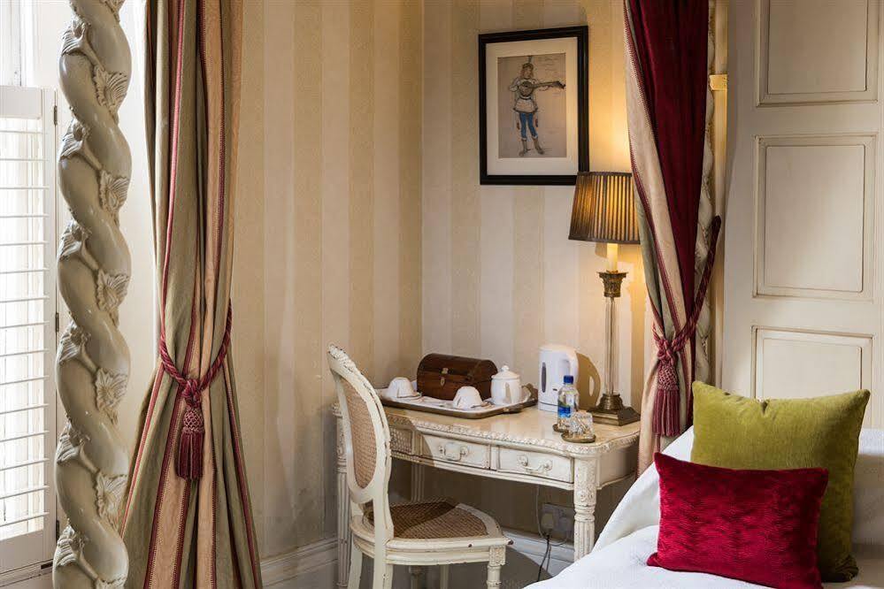 Apsley House Bed & Breakfast บาธ ภายนอก รูปภาพ