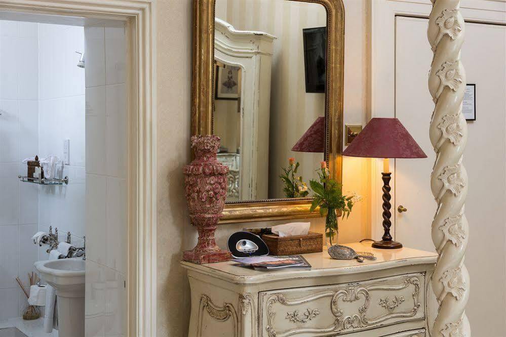 Apsley House Bed & Breakfast บาธ ภายนอก รูปภาพ